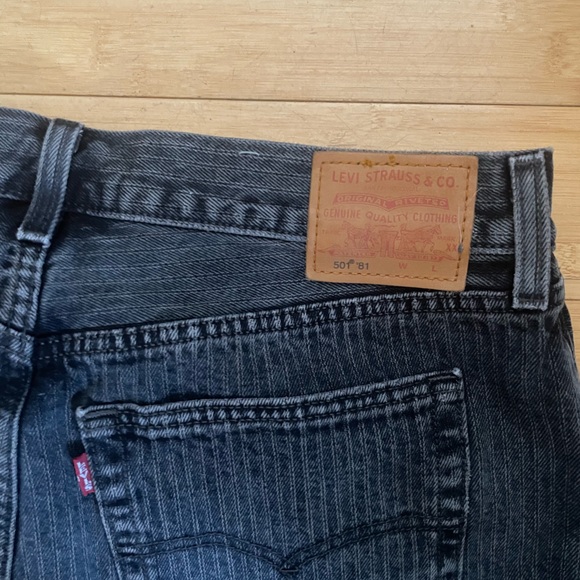 Levi’s 501 ‘81 Women’s Jeans (black pattern) - Picture 2 of 3